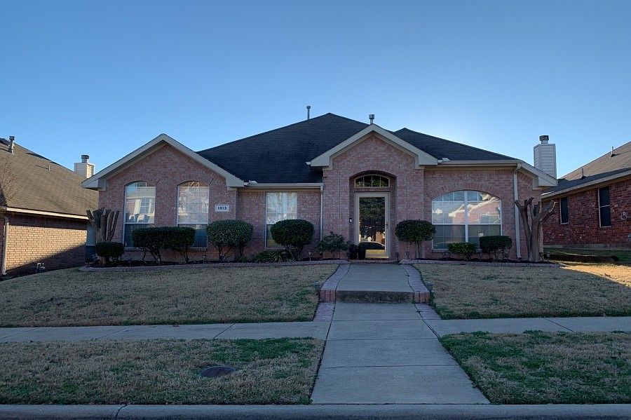 1st image of 1813 Arbor Creek Dr