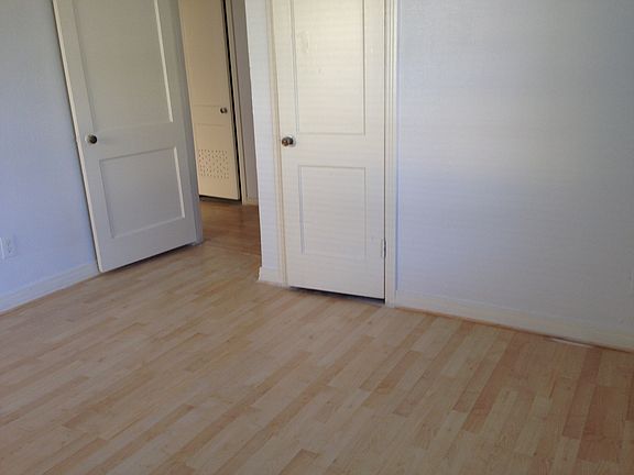 2nd image of 1304 Lakeside Dr