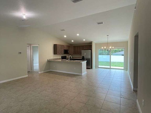 5th image of 25 Oak Pass Loop