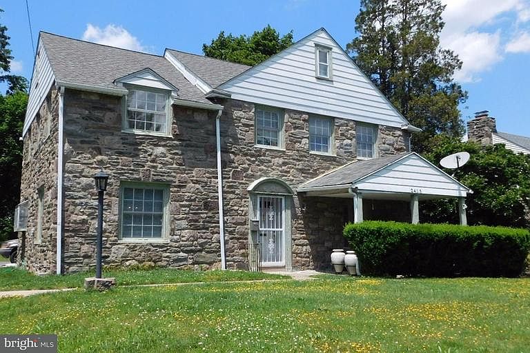1st image of 2413 Garrett Rd