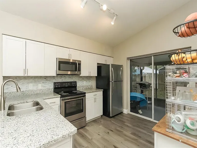 7047 Hickory Branch Cir — Photo 10