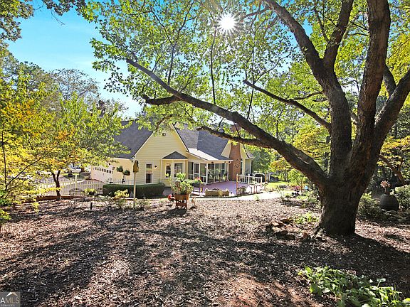 3rd image of 105 Kildare Ct