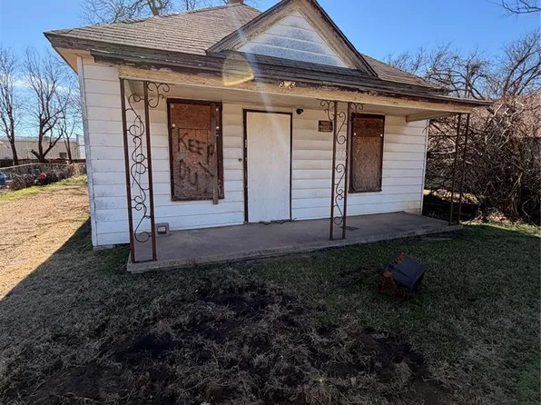 906 SW Summit Ave, Lawton, OK 73501