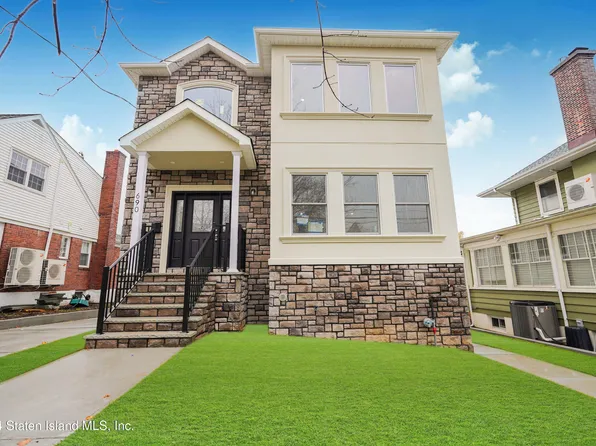 690 Oakland Ave, Staten Island, NY 10310