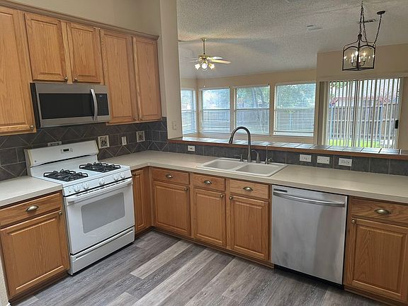 4th image of 5201 Spicewood Dr