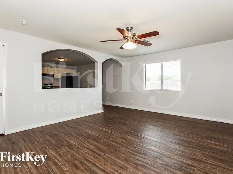 4739 E Sunland Ave — Photo 3