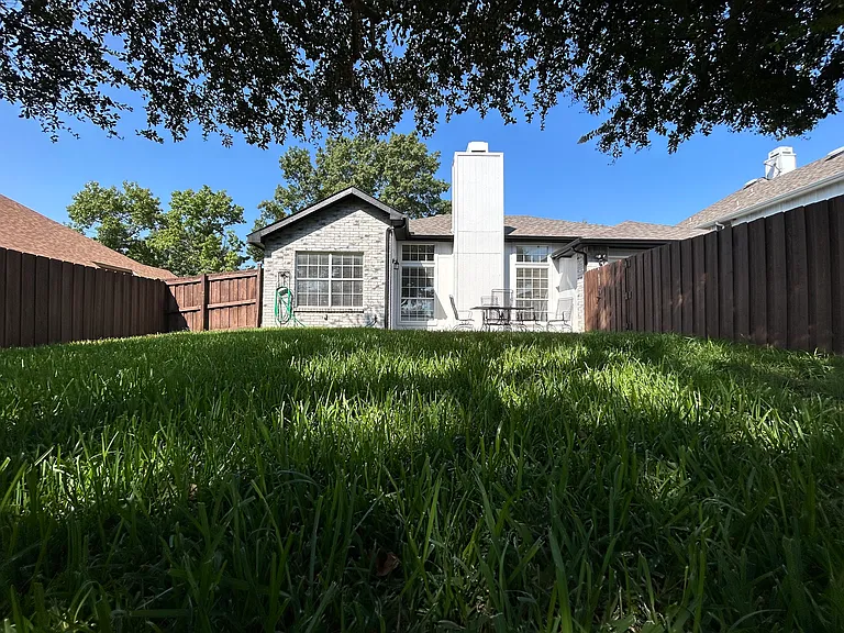 3903 Seville Ln — Photo 14