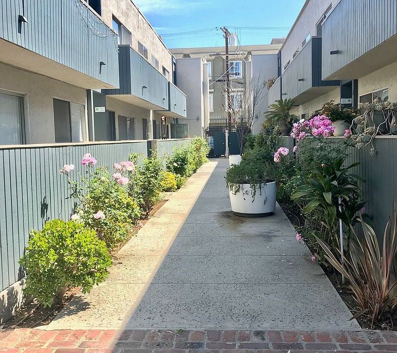 2nd image of 3556 Jasmine Ave APT 8