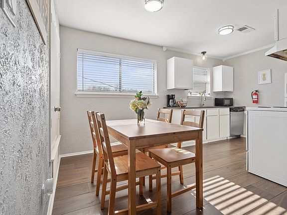 5th image of 1006 Thannisch Dr APT E