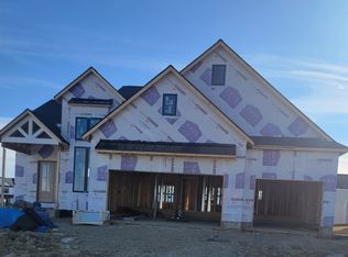 5215 Castlebar Dr, Bloomington, IL 61705