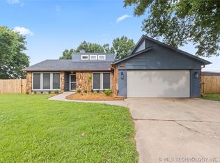 312 S 24th St, Broken Arrow, OK 74014