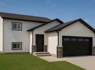 116 E Blue Bell Dr, Brookings, SD 57006