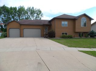 1020 16th St S, Brookings, SD 57006