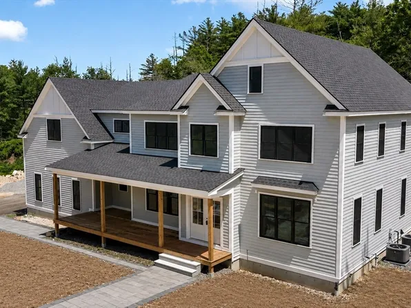 11 Betsy Ln, Rowley, MA 01969