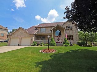 609 Rembrandt Cir, Irwin, PA 15642