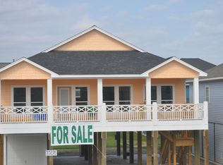 964 Seagull Ln, Crystal Beach, TX 77650