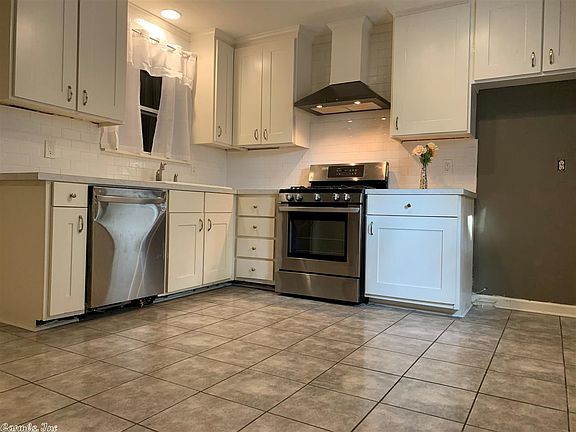 5th image of 9705 Vaughn Dr