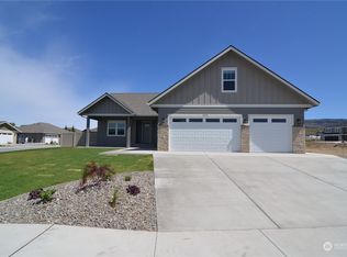 2532 Plateau Dr, East Wenatchee, WA 98802