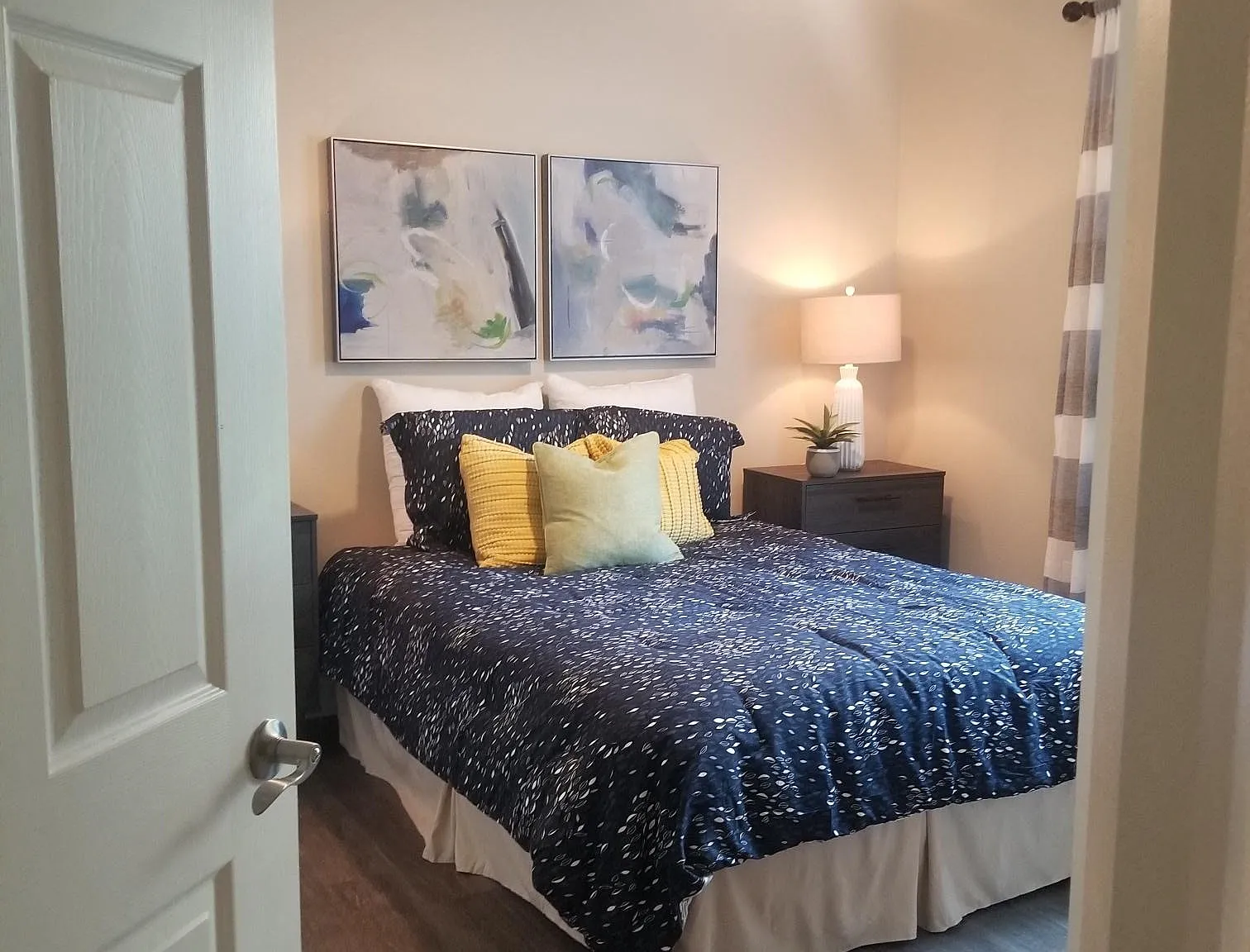 Allegro Palm Apartments — Photo 3