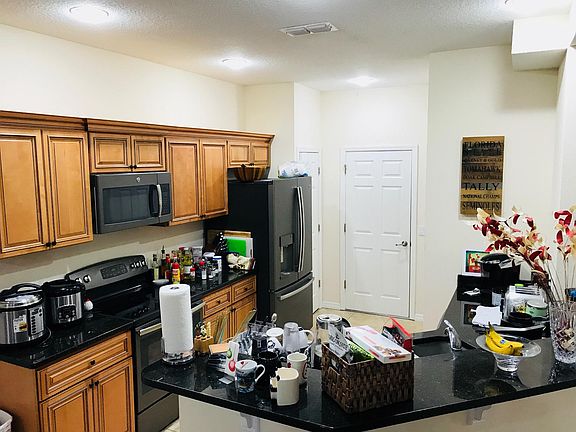 3rd image of 41 Meridian Dr