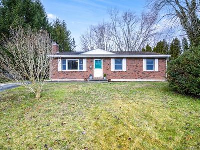 33 Lodus Ct, New London, CT, 06320