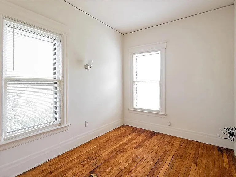 1633 W Forest Ave — Photo 9