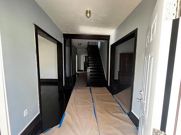 2nd image of 506 Moorman Ave NW