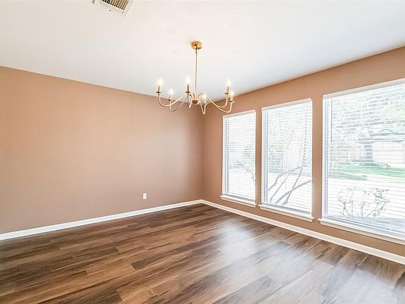 3rd image of 1047 Honey Hill Dr