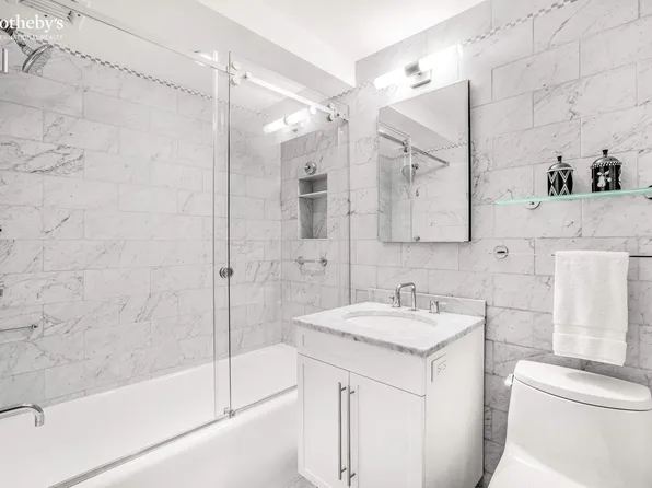 410 West 24th Street image 12 of 17