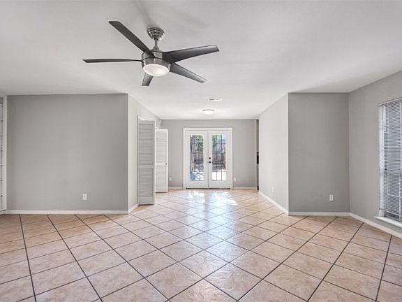 3rd image of 1905 Parker Ln #A