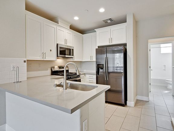 2nd image of 5529 Great Oaks Pkwy