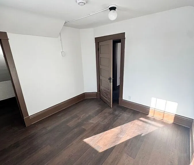 1021 Charles Ave #2 — Photo 3