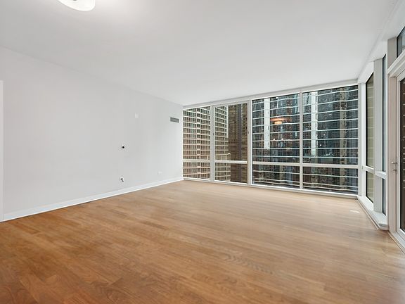 5th image of 505 N McClurg Ct APT 1501
