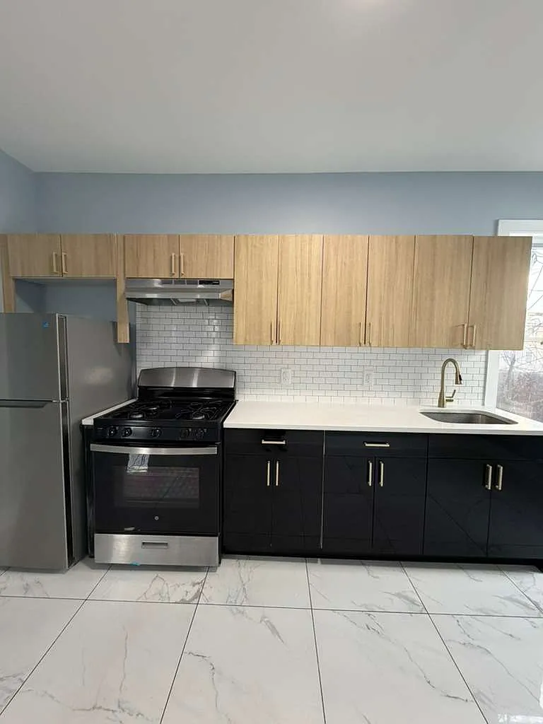 3 bed, $2,250 — Photo 2