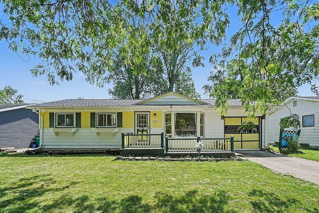 3 bed, 1.5 bath, 1587 sqft, $2,500 — Photo 1