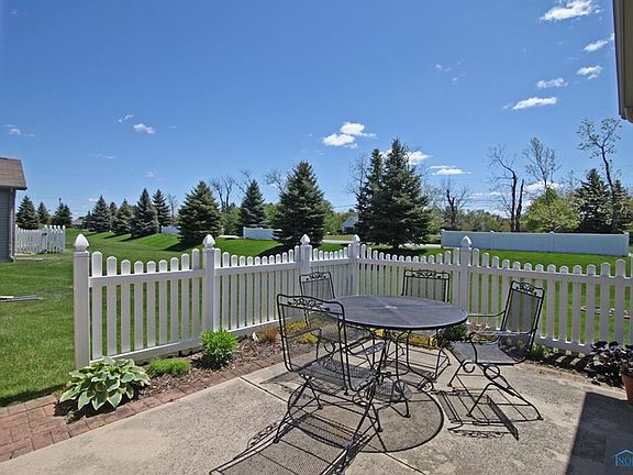 3rd image of 10071 S Shannon Hills Dr