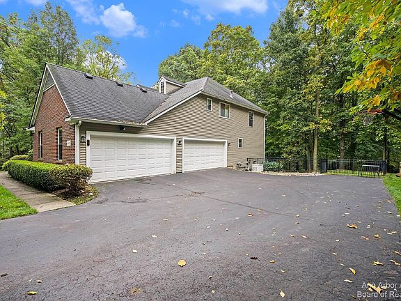 2nd image of 6419 Stillwater Dr