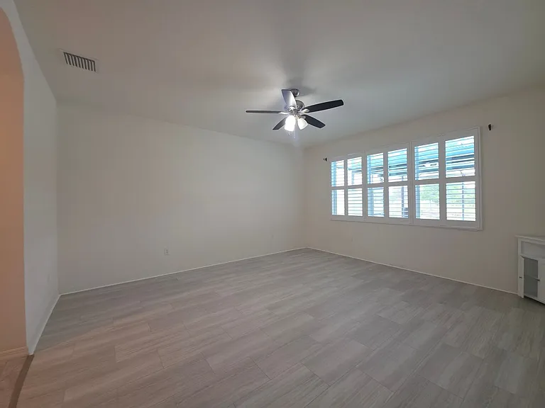 17545 Buckingham Garden Dr — Photo 25