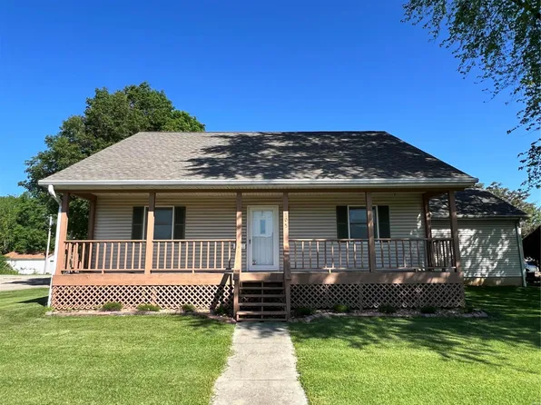 105 E Elm St, Gillespie, IL 62033