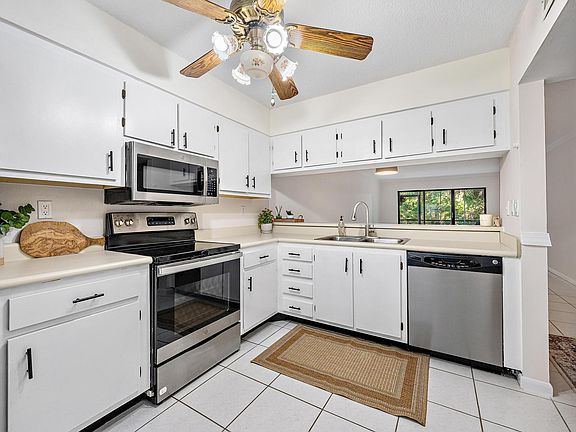 4th image of 1901 Sabal Ridge Court #D