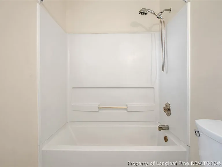 1931 Daphne Cir — Photo 31