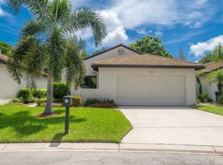 77 Ironwood Way N, Palm Beach Gardens, FL 33418