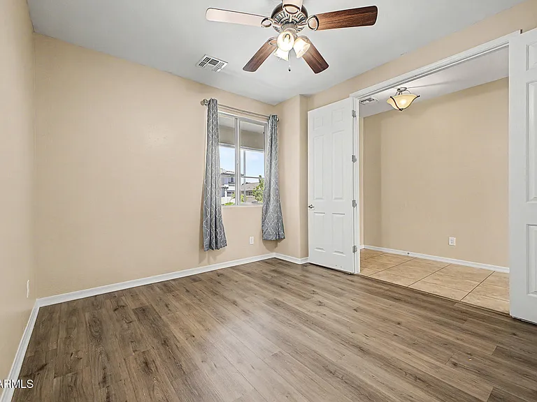 2531 E Eleana Ln — Photo 28
