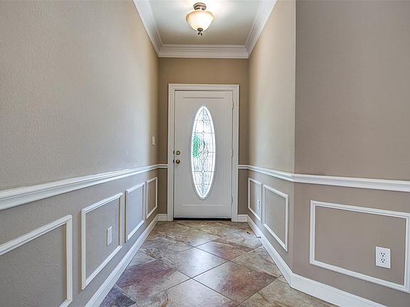 4th image of 908 Ellison Park Cir