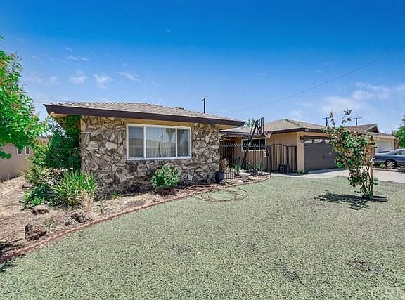 3rd image of 450 S Tahquitz Ave