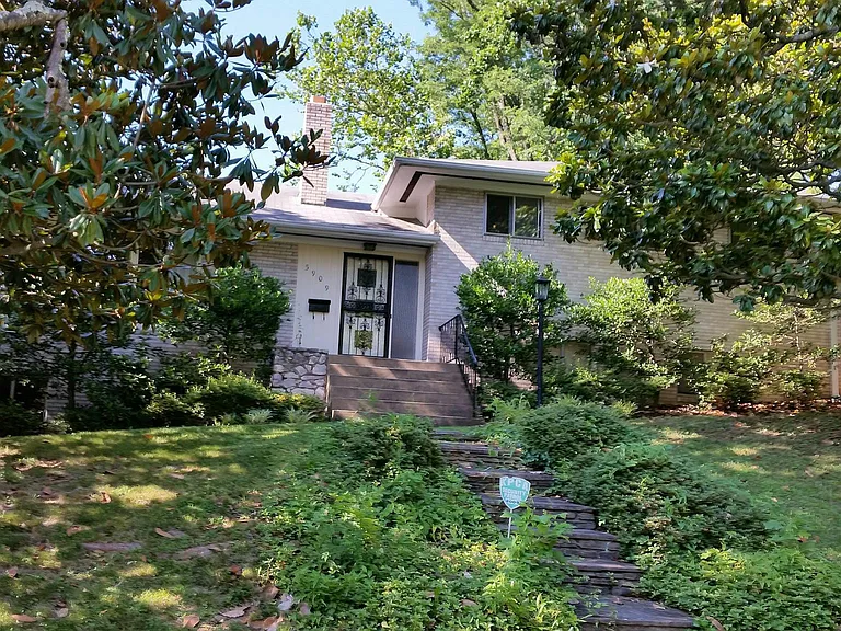 5909 Lenox Rd — Photo 2