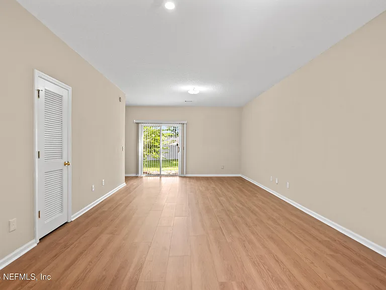 313 Scrub Jay Dr — Photo 13