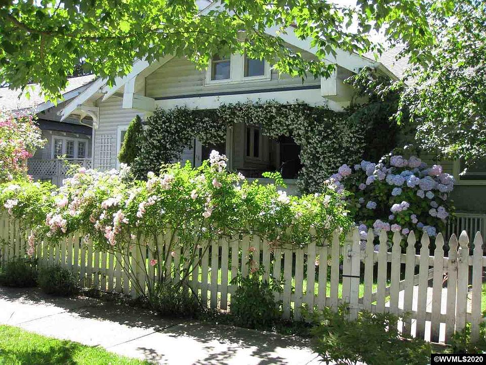 1st image of 771 Cottage St NE
