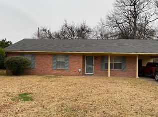212 Iris St, Greenville, MS 38701