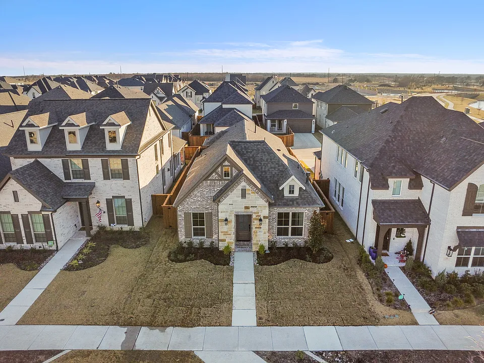 2612 Griffith Mews